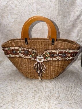 BOHO Woven Straw Tote Bag with Decorative Trim Shells- Tan
